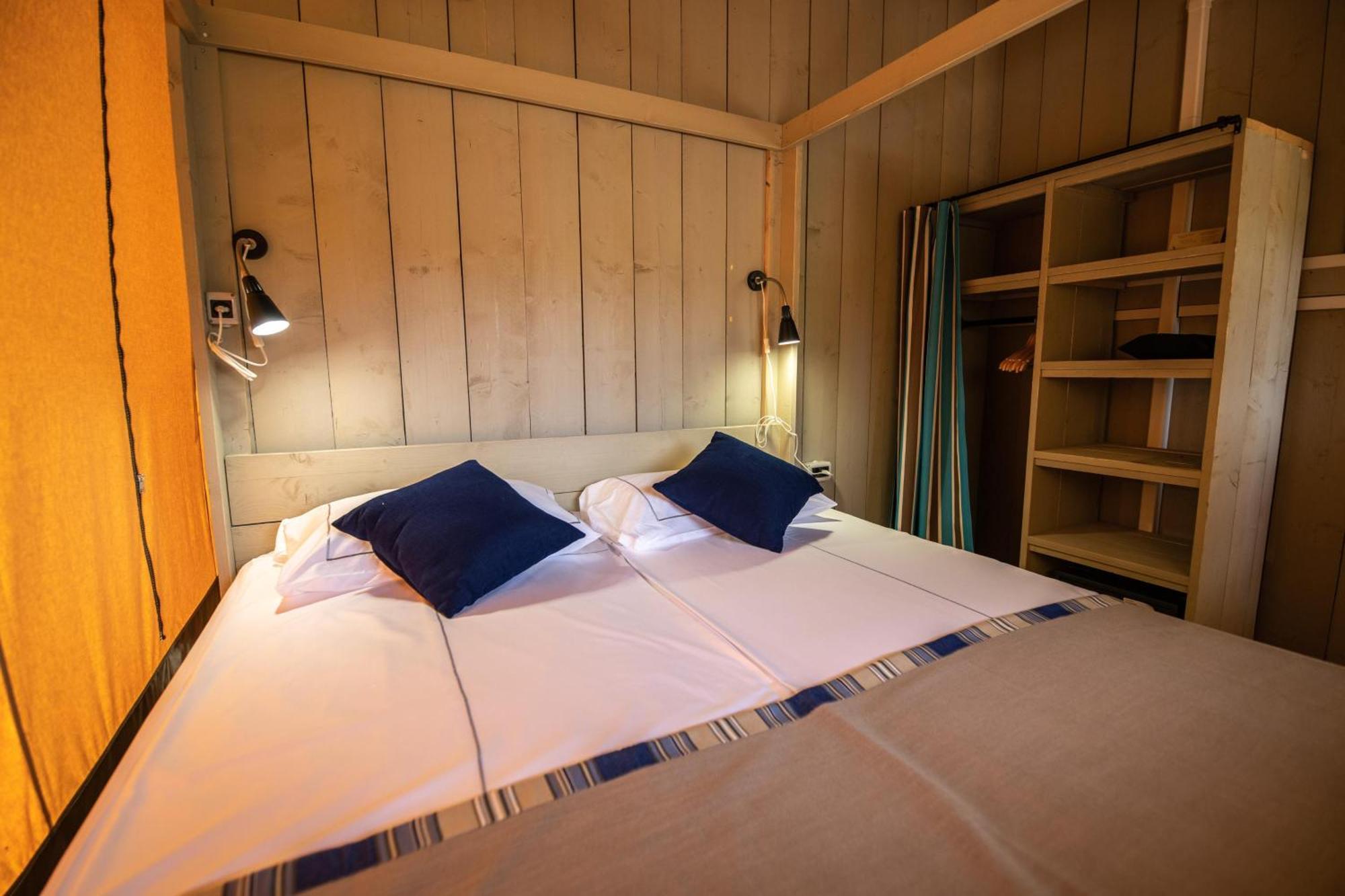 Arena One 99 Glamping Hotel Pomer Bagian luar foto