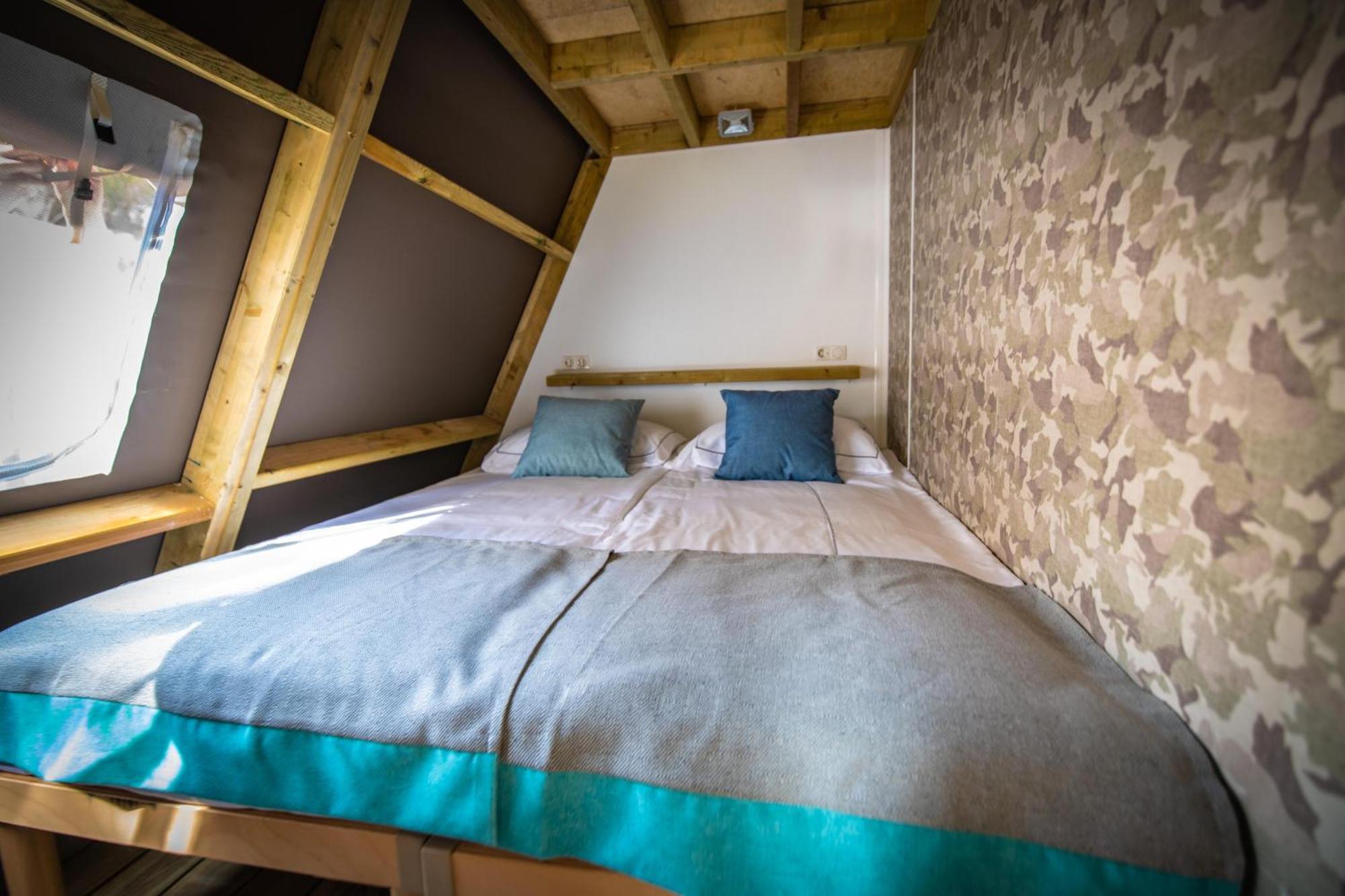 Arena One 99 Glamping Hotel Pomer Bagian luar foto